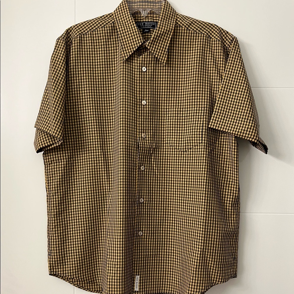 🎉Host Pick🎉 Ted Baker London Short Sleeve Shirt